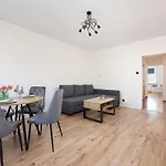 Zrodlana Two-bedroom With Balcony By Renters * Колобжег