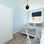 Апартаменти Zrodlana Two-bedroom With Balcony By Renters Колобжег