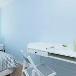 Zrodlana Two-bedroom With Balcony By Renters Апартаменти *
