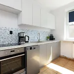Апартаменти Zrodlana Two-bedroom With Balcony By Renters