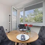 Апартаменти Zrodlana Two-bedroom With Balcony By Renters Колобжег