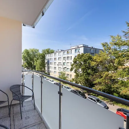 Zrodlana Two-bedroom With Balcony By Renters Apartament *