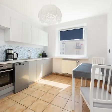 Zrodlana Two-bedroom With Balcony By Renters Kołobrzeg