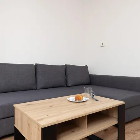 Zrodlana Two-bedroom With Balcony By Renters * Колобжег