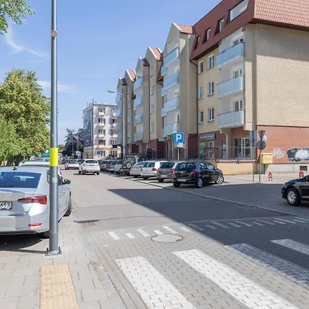 Zrodlana Two-bedroom With Balcony By Renters