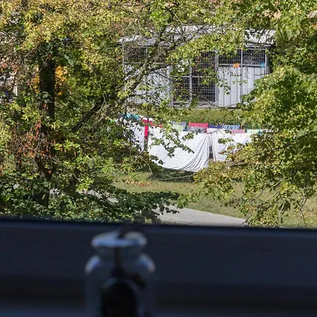 Zrodlana Two-bedroom With Balcony By Renters Колобжег